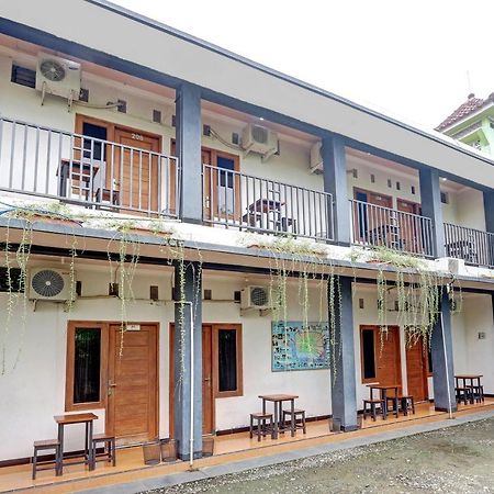 Hotel Wisma Ck Kebumen Buitenkant foto