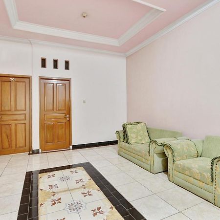 Hotel Wisma Ck Kebumen Buitenkant foto