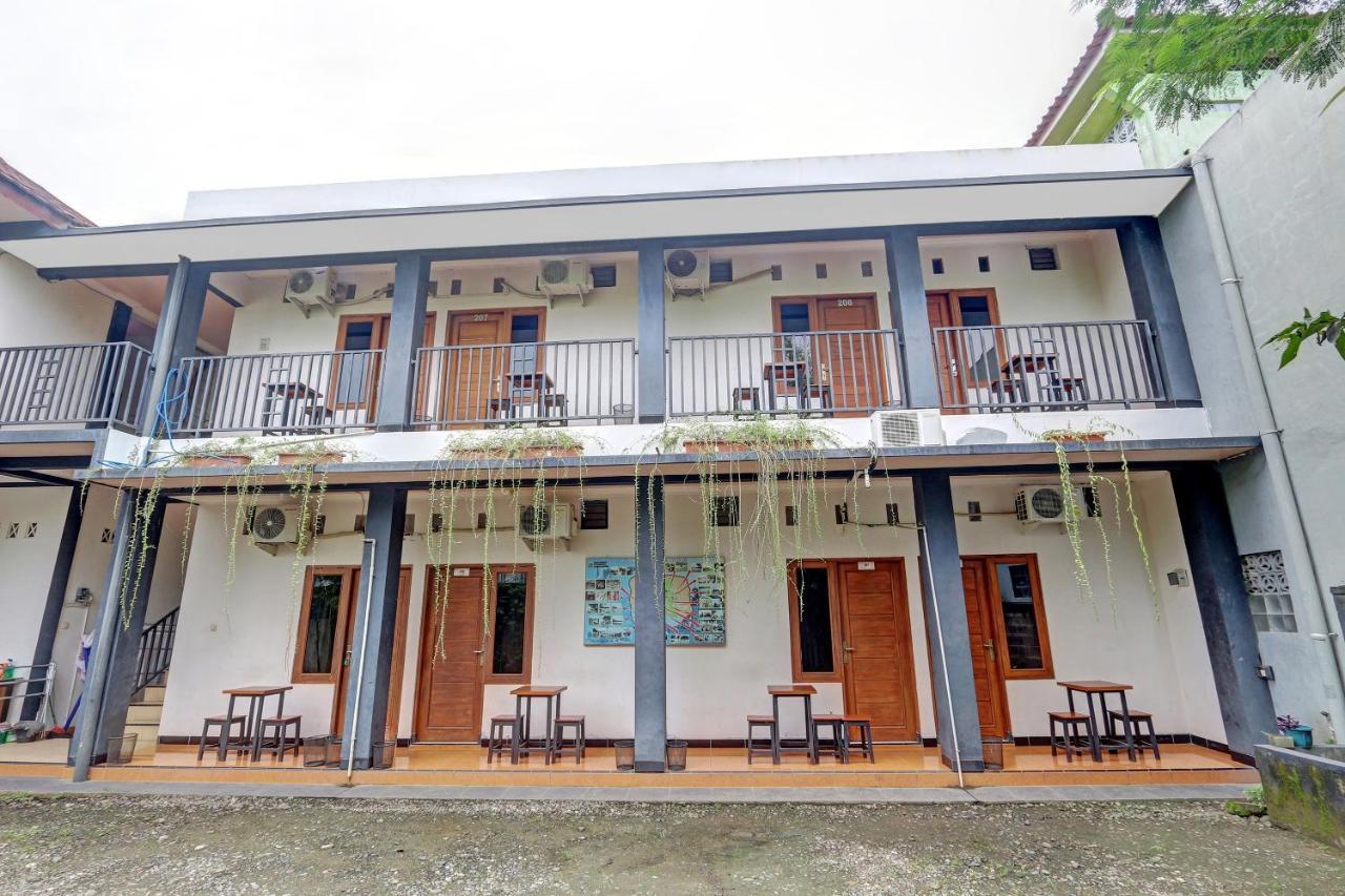Hotel Wisma Ck Kebumen Buitenkant foto