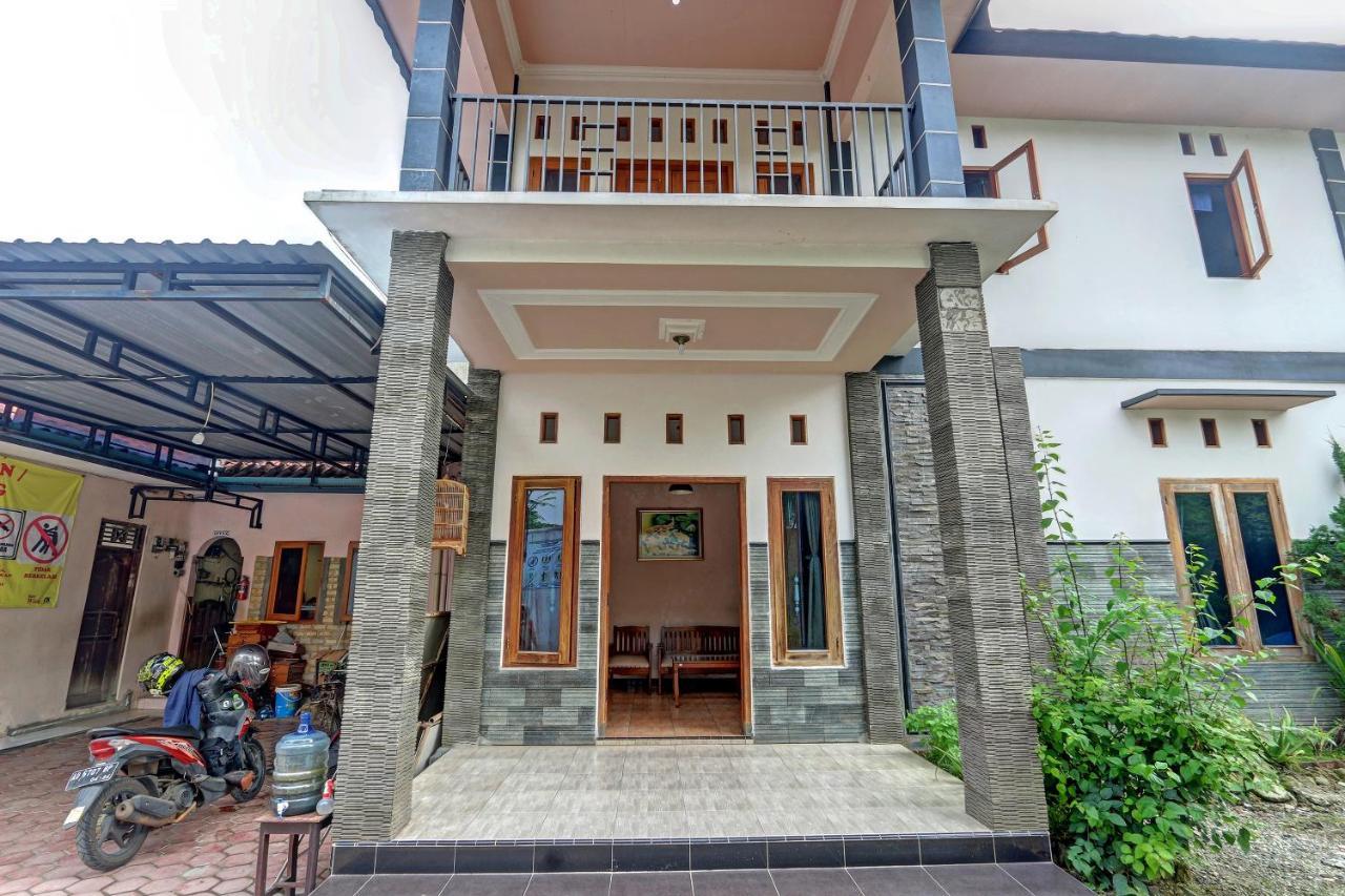 Hotel Wisma Ck Kebumen Buitenkant foto