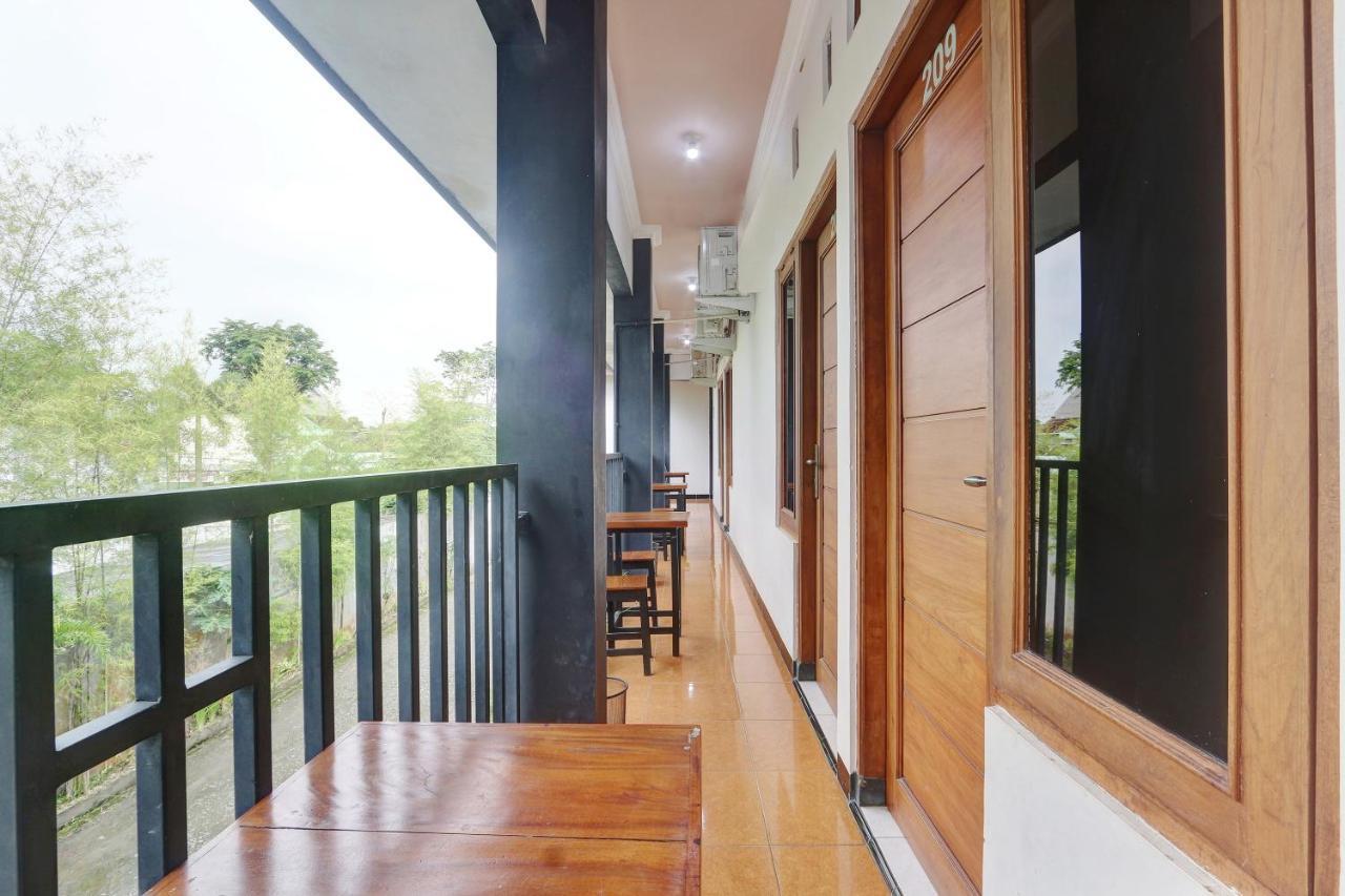 Hotel Wisma Ck Kebumen Buitenkant foto