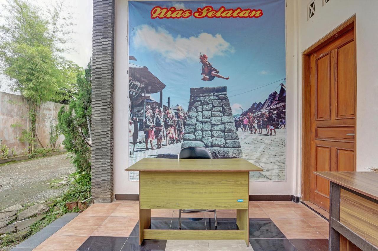 Hotel Wisma Ck Kebumen Buitenkant foto