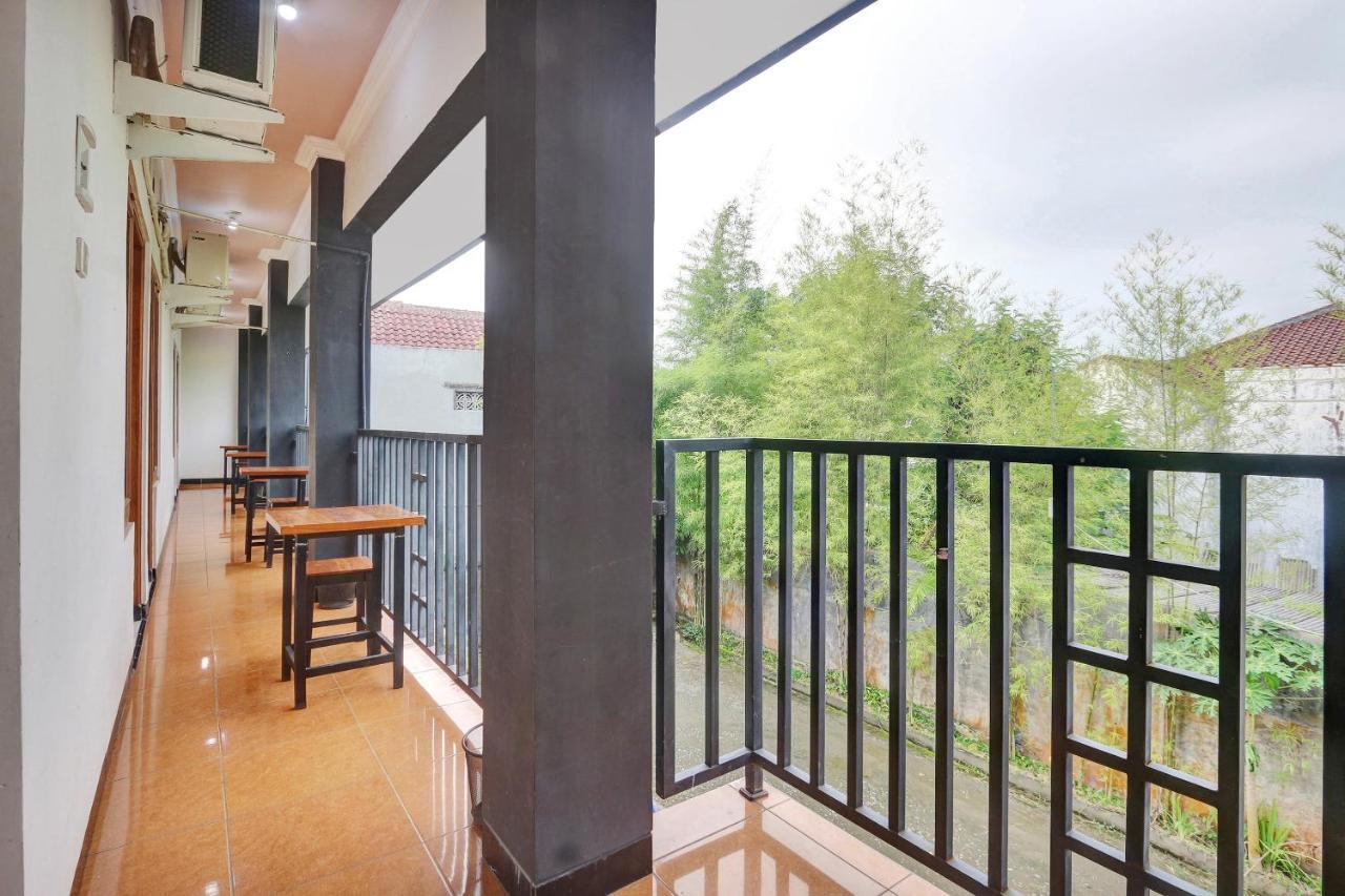 Hotel Wisma Ck Kebumen Buitenkant foto
