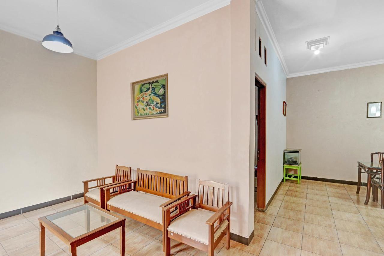 Hotel Wisma Ck Kebumen Buitenkant foto