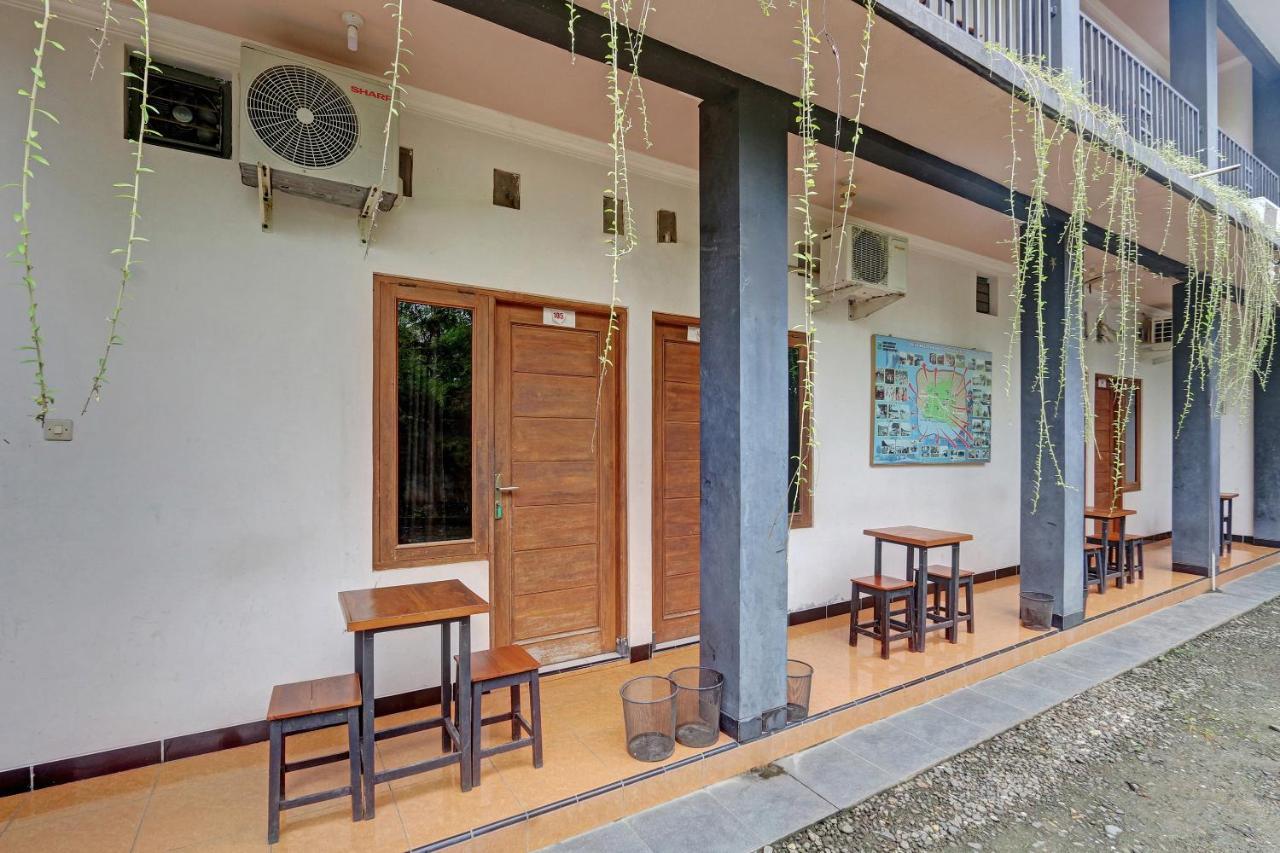 Hotel Wisma Ck Kebumen Buitenkant foto