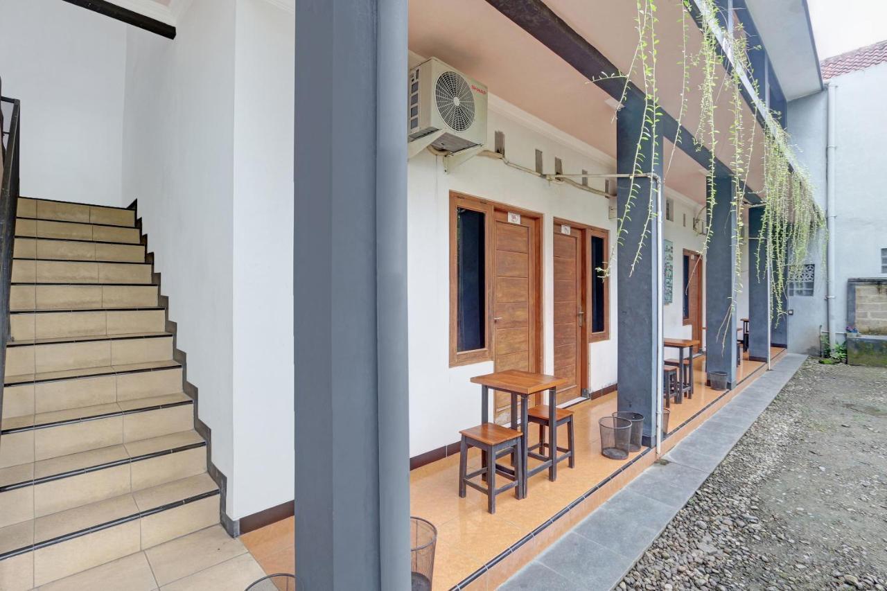 Hotel Wisma Ck Kebumen Buitenkant foto